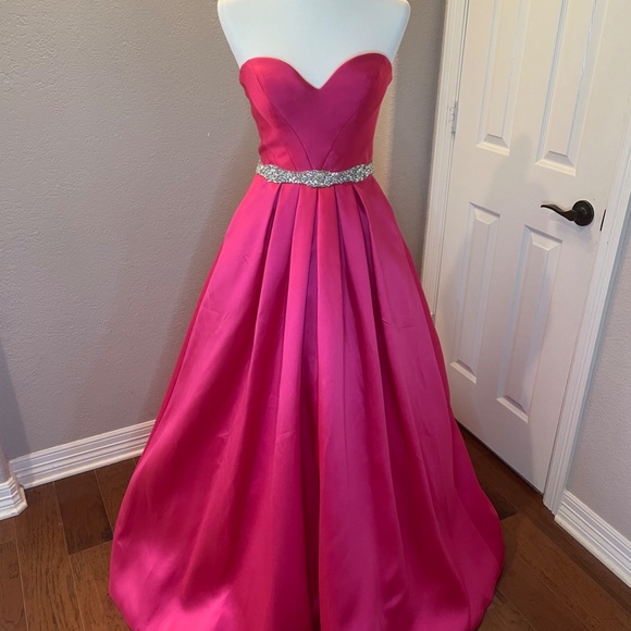Blush Sz 6 BNWOT Fuchsia Ballgown Duchess Satin - Picture 2 of 9